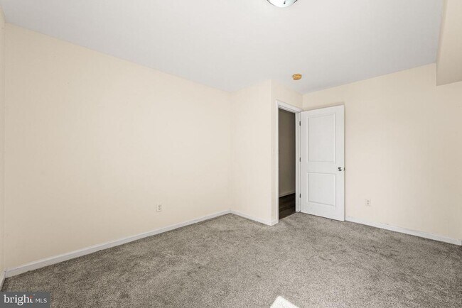 Building Photo - 1240 S 45th St