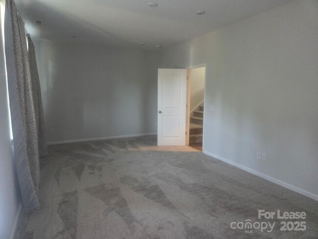 Building Photo - 6997 Waterstone Dr
