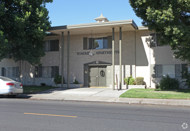 Building Photo - Yosemite Apartments