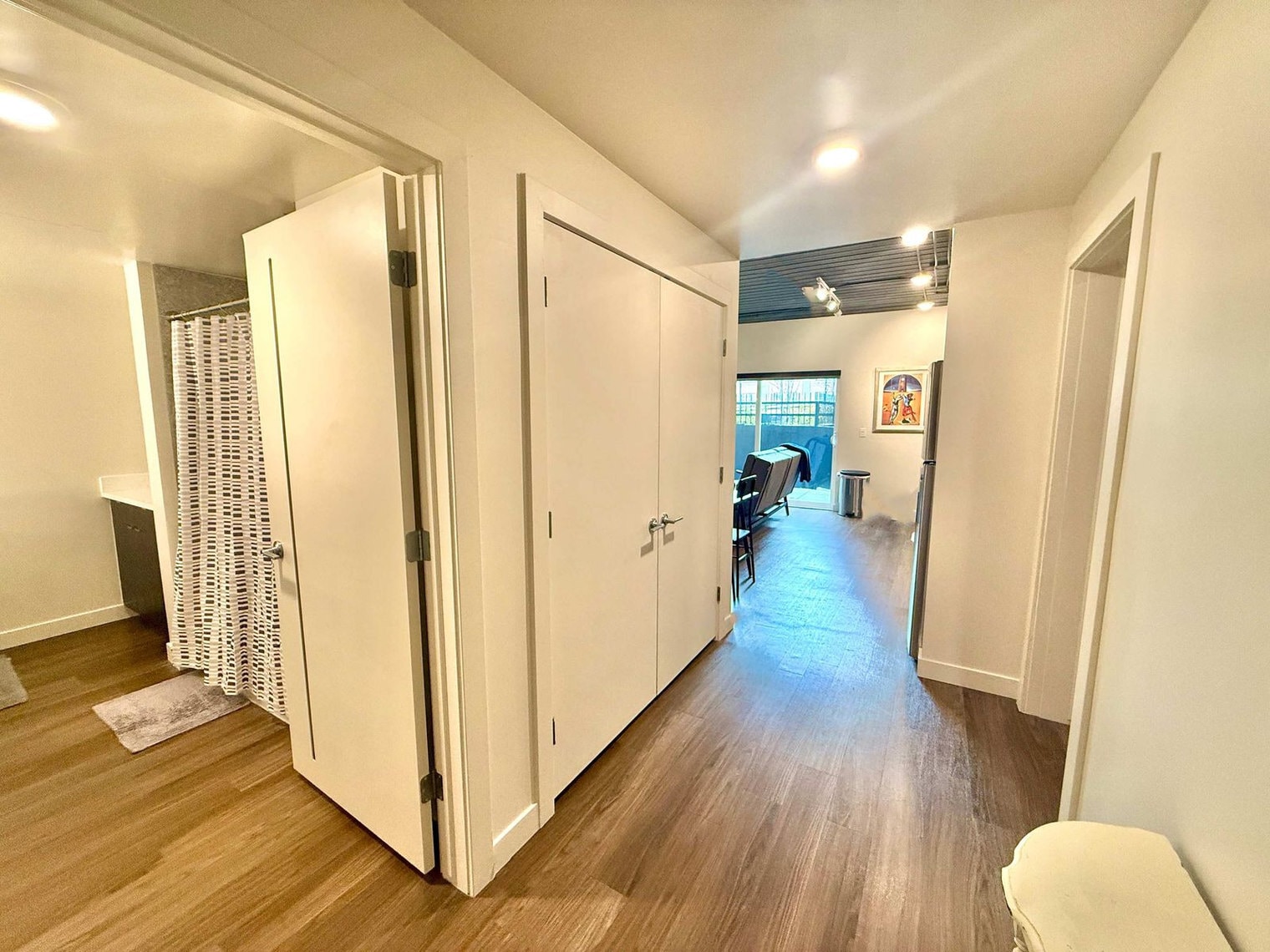 Building Photo - 360 W 200 S