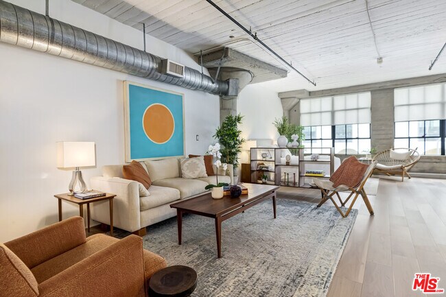 Building Photo - 200 N San Fernando Rd