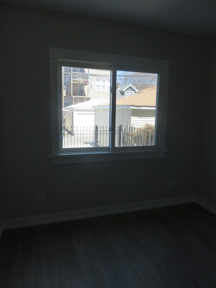 Building Photo - 1734 W Wallen Ave