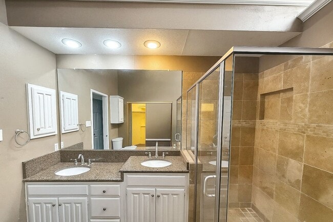 Building Photo - 3-Bedroom Home for Lease in Carrollton – U...