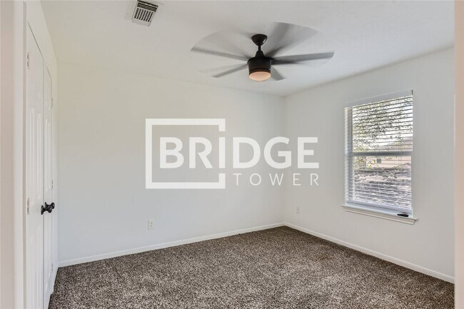 Building Photo - 1035 San Antonio Ct