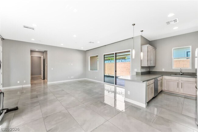 Building Photo - 8477 Wolf Mountain Ct