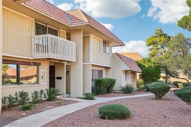 Building Photo - 2414 Paradise Village Way