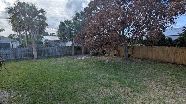 Building Photo - 795 Rolling Hill Dr