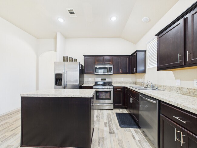 Building Photo - 5206 Rosehill Ridge Ct