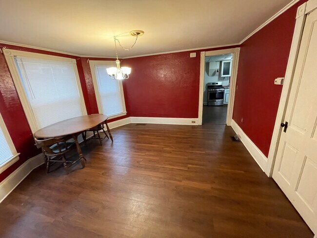 Building Photo - 130 N 7th St