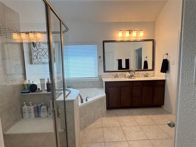 Building Photo - 1020 Lake Sierra Wy