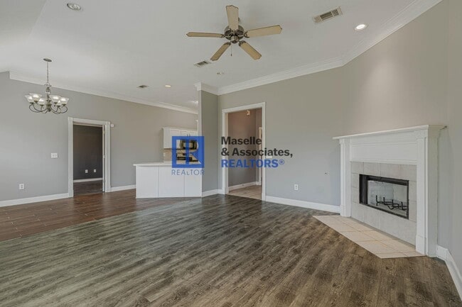 Building Photo - 3 Bed/2 Bath Home in Pearl