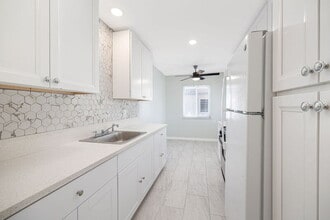 Building Photo - 249 San Jacinto Dr