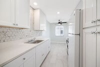 Building Photo - 249 San Jacinto Dr