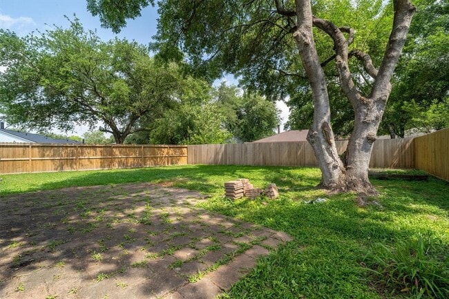 Building Photo - 2790 Wood Hollow Dr