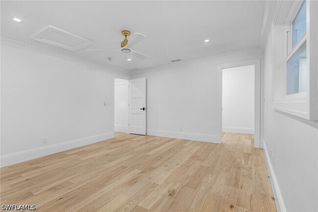 Building Photo - 6155 Standing Oaks Ln