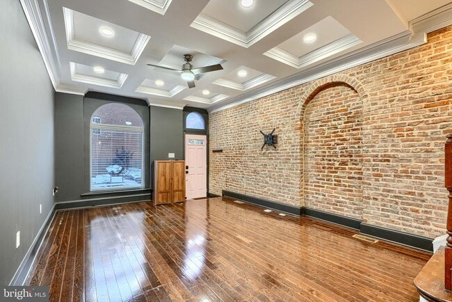 Building Photo - 118 W Fort Ave