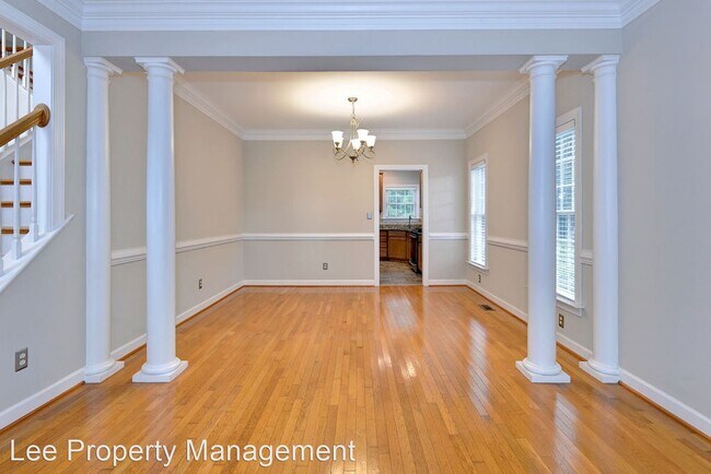 Building Photo - 5 br, 3 bath House - 206 Estons Run