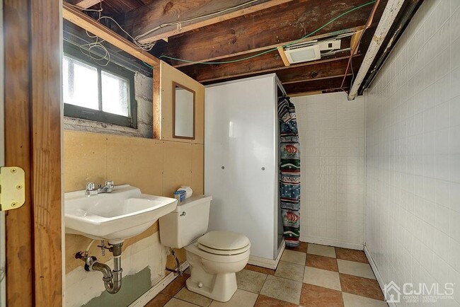 Building Photo - 23 Comstock St