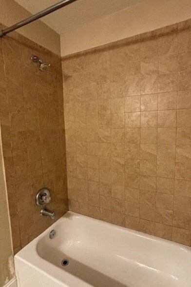 Building Photo - 804 Timbers Ct