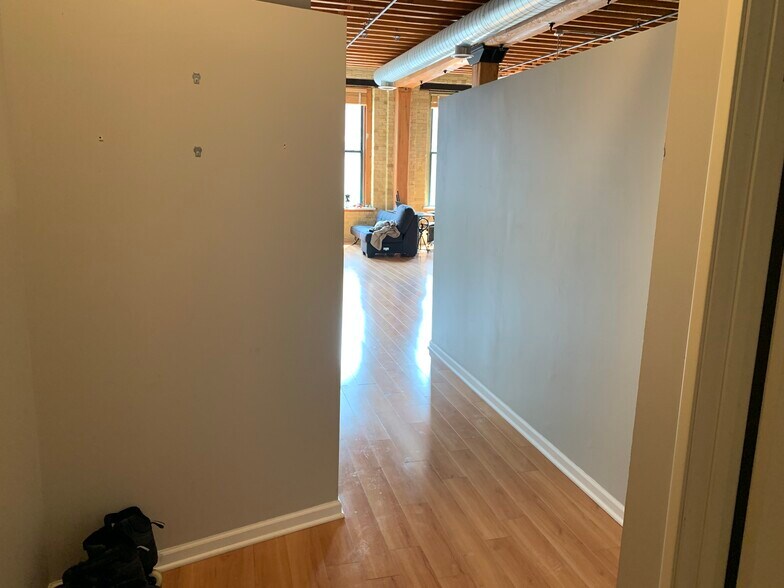 Building Photo - 141 N Water St