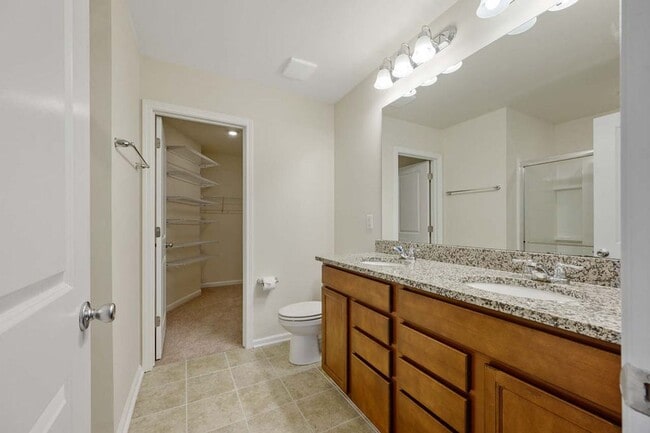 Building Photo - Roomy Townhome in RTP