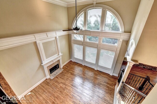 Building Photo - 8920 Doral Dr