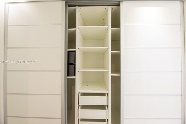 Building Photo - 161 Crandon Blvd