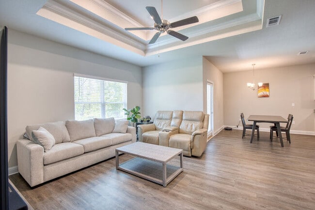 Building Photo - 5458 Leeds Ln