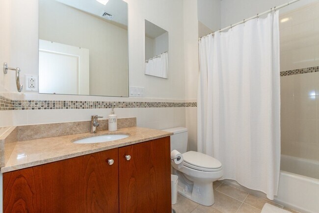 Building Photo - 769 Heath St