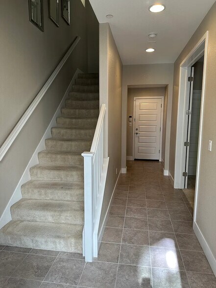 Building Photo - 38024 Luma Ter