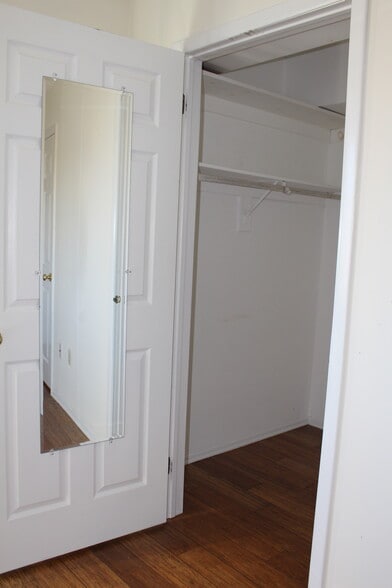 Building Photo - 812 Aspen Dr