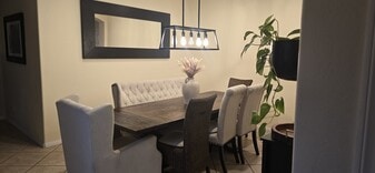 Building Photo - 395 Plaza Calimar