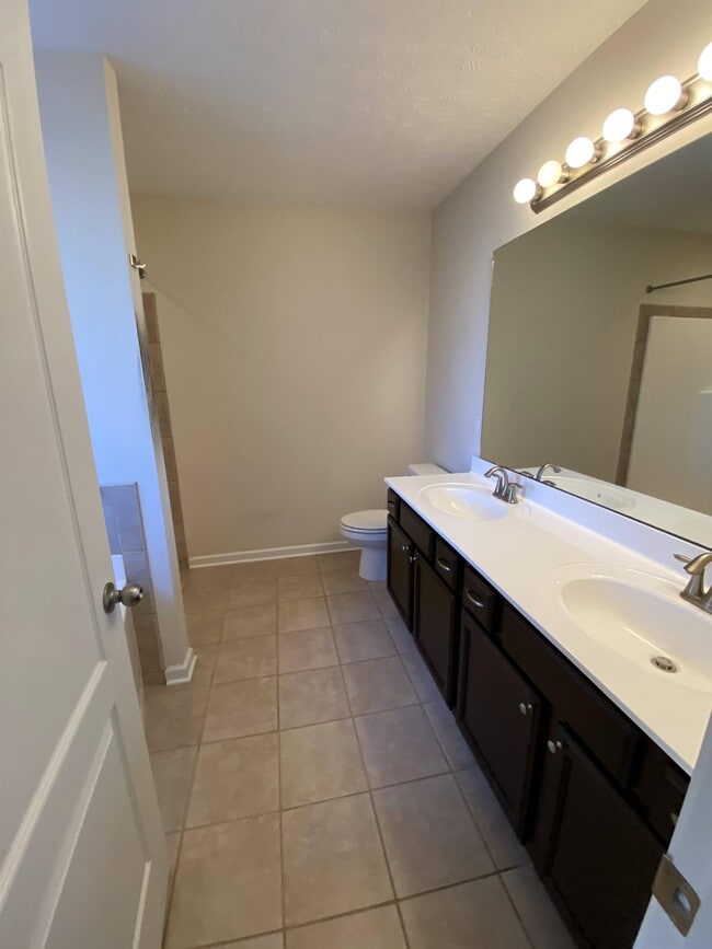 Building Photo - 3301 Hardee Farms Dr