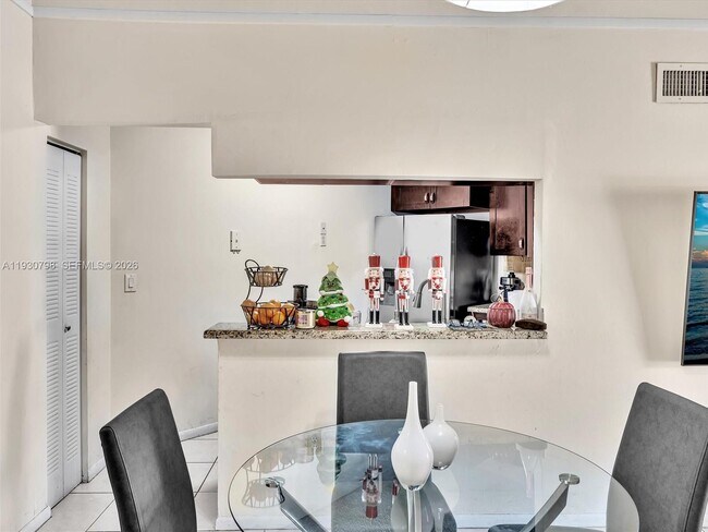 Building Photo - 10241 NW 9th St Cir