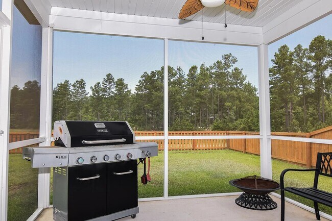 Building Photo - 422 Northern Red Oak Dr