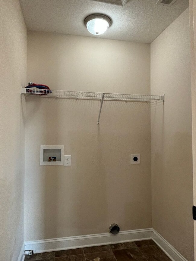 Building Photo - Sensational on Sundown