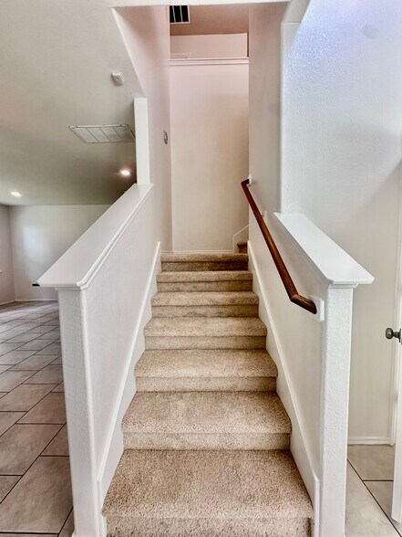 Building Photo - 6430 Stoney Creek Dr