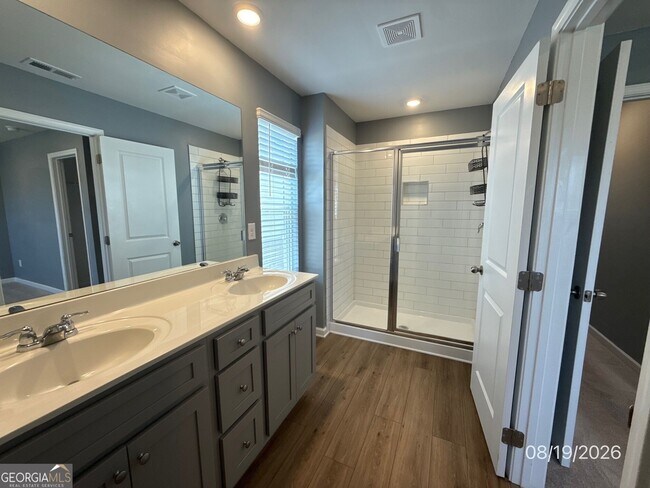 Building Photo - 229 Kenoot Dr