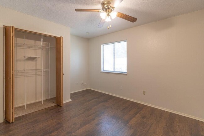 Building Photo - 10200 Missel Thrush Dr