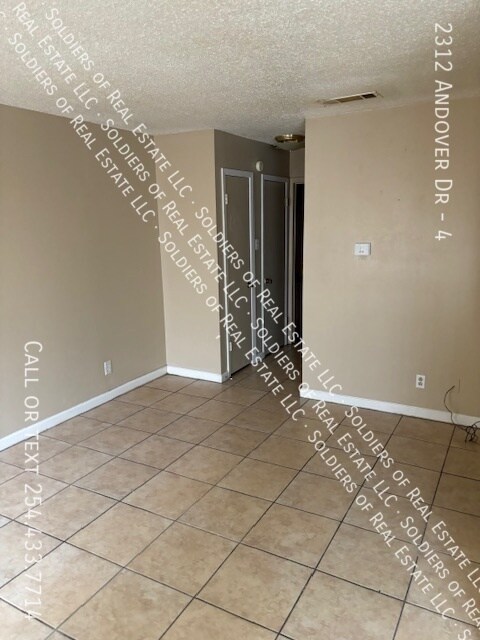 Building Photo - 2312 Andover Dr