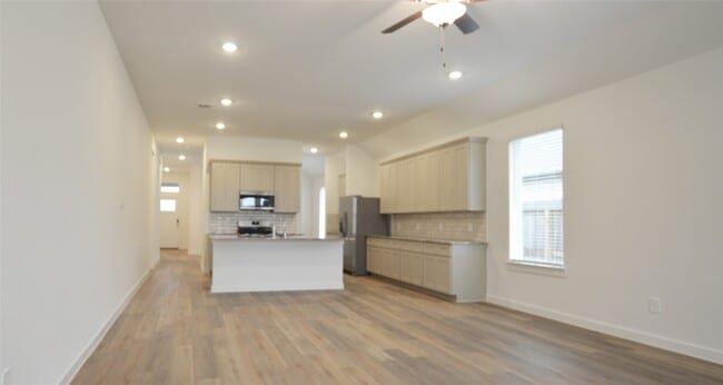 Building Photo - 4116 Sterling Spgs