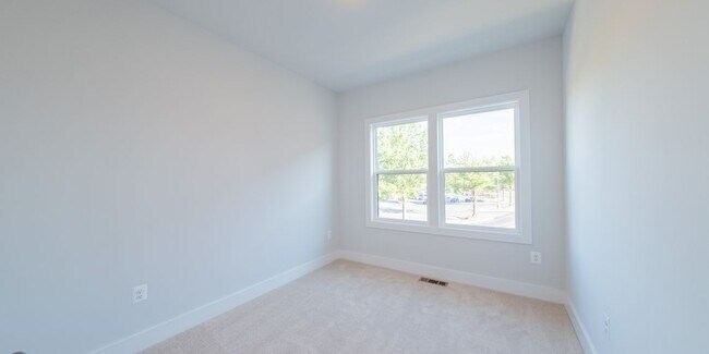 Building Photo - 10169 US-1