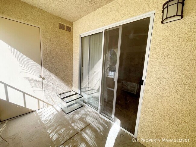 Building Photo - 7885 W Flamingo Rd