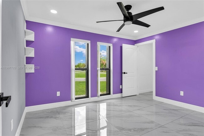 Building Photo - 702 NW Orchid St