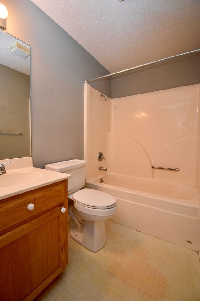 Building Photo - 2 Bedroom Duplex in Ruston