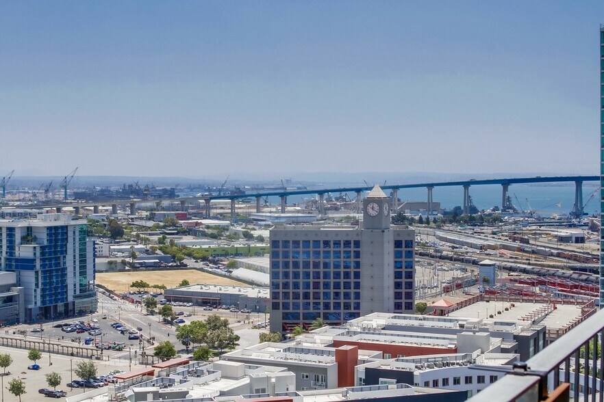 Building Photo - 321 10th Ave