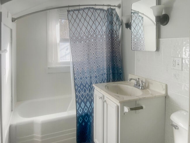 Building Photo - 935 E Ft Wayne St