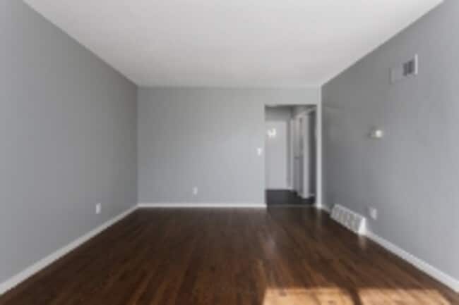 Building Photo - 401 W 87 Pl