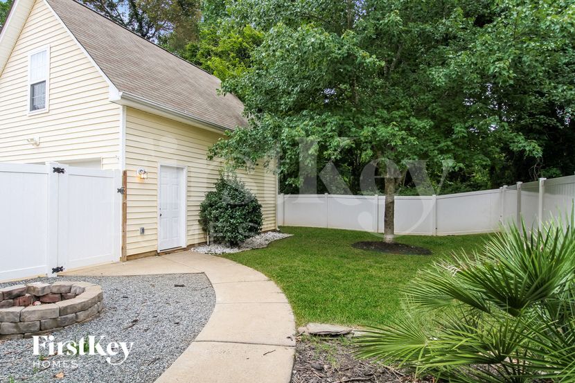 Building Photo - 11418 Heritage Green Dr