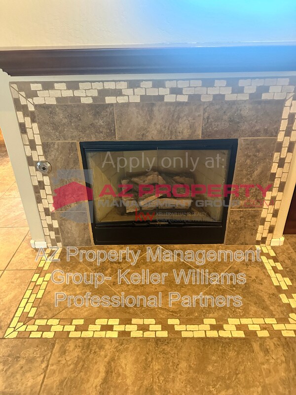 Building Photo - 16802 W Tonbridge St